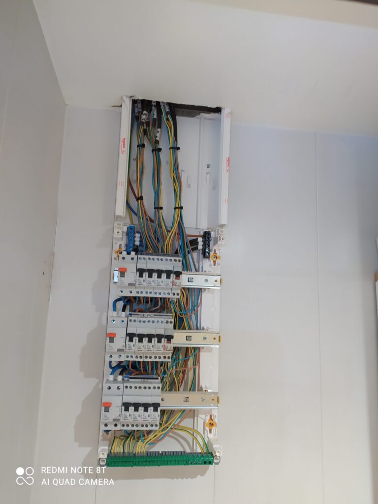 TABLEAU 3 RANGEES POUR MAISON RENOVEE